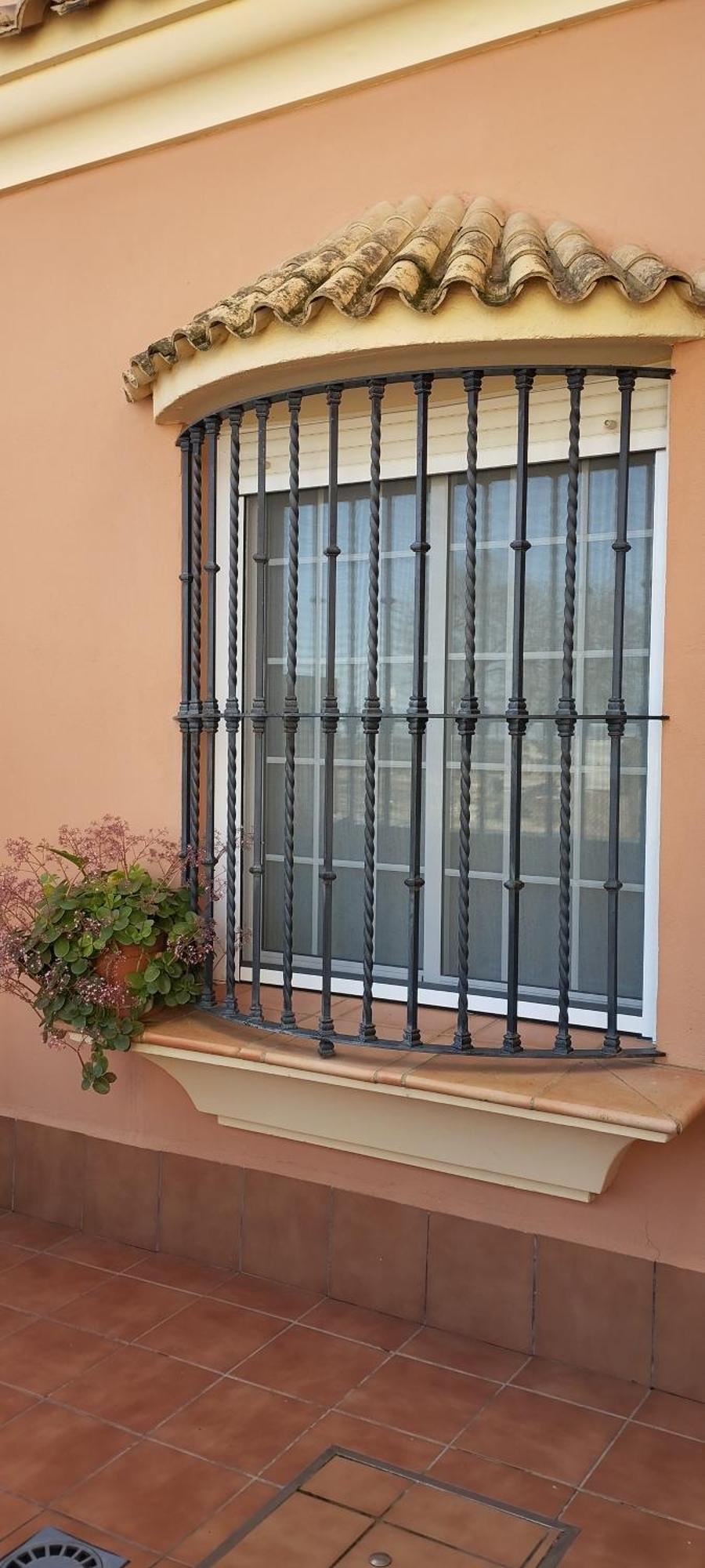 Villa Gloria Fuertes Sevilla Exterior foto